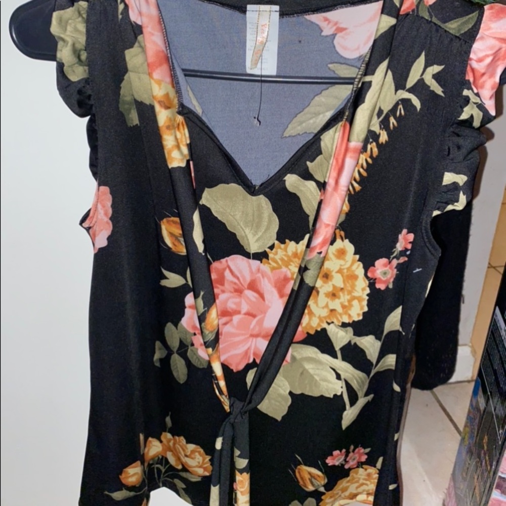 ruffled tied top
